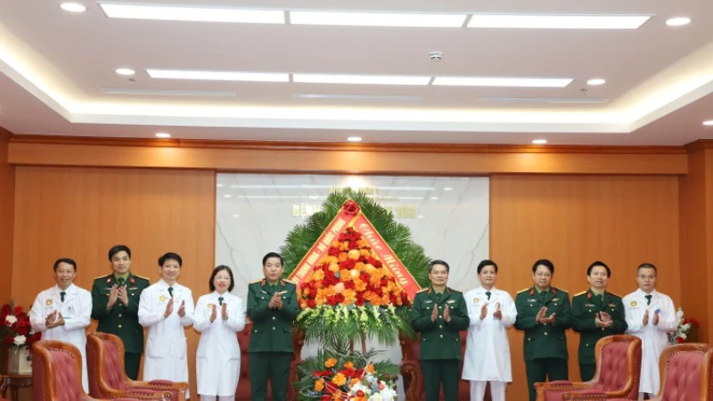 Bệnh viện Quân y 103 đón nhận danh hiệu Anh hùng lần thứ 4 và đẩy mạnh chuyển đổi số