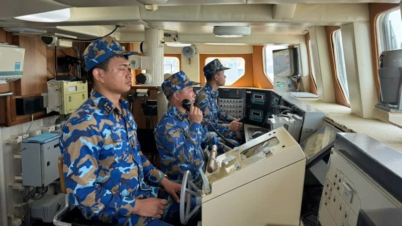 Lữ đoàn 162 tổ chức khởi động máy tàu đầu năm, tạo khí thế thi đua sôi nổi
