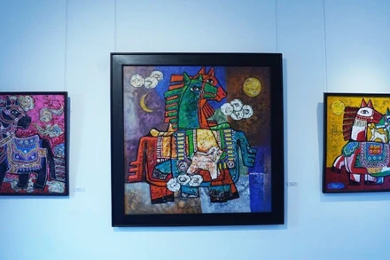 Triển lãm bắt đầu từ ngày 30/1 đến 27/2 tại 15 Lê Lợi, Huế.