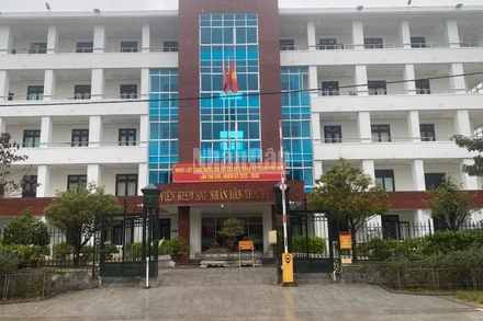 Nguyên Phó Viện trưởng cùng nhân viên của Viện Kiểm sát nhân dân thành phố Huế bị khởi tố vì nhận hối lộ.