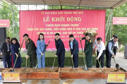 Thành phố Huế xác định đây là nhiệm vụ chính trị cấp bách, nhằm giúp người dân có nơi ở an toàn trước mùa mưa bão và kịp đón Tết.