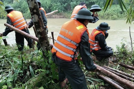 Toàn thành phố đang khẩn trương triển khai các biện pháp phòng chống mưa lớn, lũ quét và sạt lở đất.