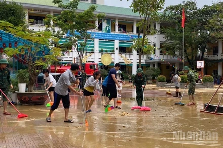 Các địa phương đã huy động nhân lực ưu tiên vệ sinh trường lớp, sớm đưa trường học trở lại hoạt động.