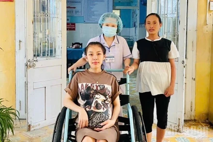 Tiếp đón phụ nữ mang thai tại Trung tâm Y tế Phú Vang chiều 22/10.