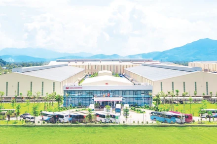 Nhà máy Sản xuất và Chế tạo động cơ ô-tô Kim Long Motor ở Huế mới được khánh thành.
