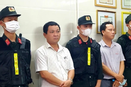 Hai trong sáu cán bộ của Chi cục thủy sản đã bị khởi tố vào tháng 10 năm ngoái.