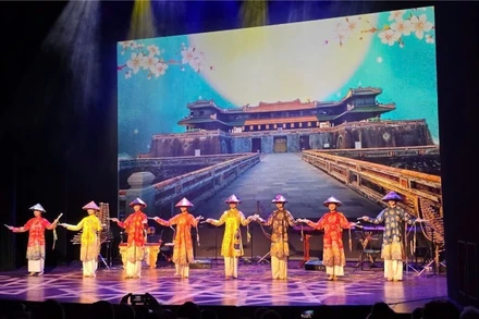 Huế đang trong những ngày quảng bá văn hóa, du lịch tại Châu Âu.