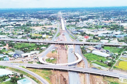 Gói thầu xây lắp 1 dự án đường vành đai 3 đi qua địa bàn tỉnh Tây Ninh cơ bản hoàn thành, kết nối với đường cao tốc Bến Lức-Long Thành và Thành phố Hồ Chí Minh-Trung Lương.