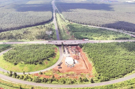 Nút giao Dầu Giây kết nối ba tuyến cao tốc qua địa bàn tỉnh Đồng Nai.