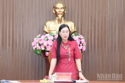 Đồng chí Bùi Thị Quỳnh Vân, Ủy viên Trung ương Đảng, Bí thư Tỉnh ủy Quảng Ngãi phát biểu tại buổi làm việc.