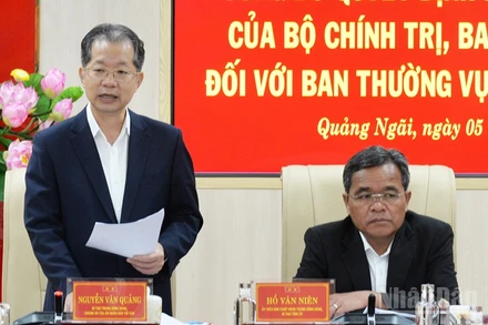 Đồng chí Nguyễn Văn Quảng, Bí thư Trung ương Đảng, Chánh án Tòa án nhân dân tối cao, Trưởng Đoàn kiểm tra, giám sát số 31 của Bộ Chính trị, Ban Bí thư phát biểu ý kiến tại hội nghị.