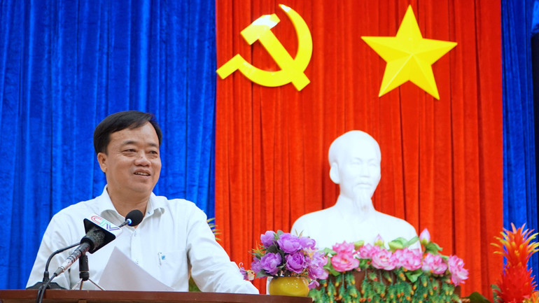 Ủy viên dự khuyết Trung ương Đảng, Phó Bí thư Thường trực Tỉnh ủy Cà Mau Huỳnh Quốc Việt phát biểu tại Lễ tổng kết và trao giải. thi-6-6688.jpg