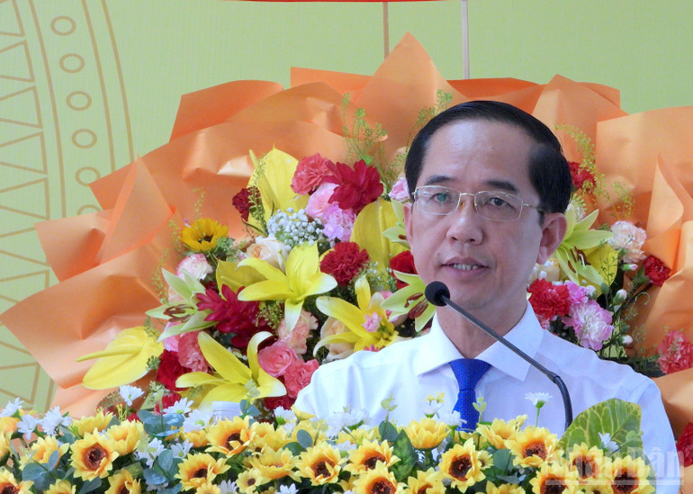 Ủy viên Ban Thường vụ Tỉnh ủy, Trưởng Ban tổ chức Tỉnh ủy Cà Mau Hồ Thanh Thủy phát biểu chỉ đạo tại Đại hội. ndo_br_hoa-thanh-9.jpg