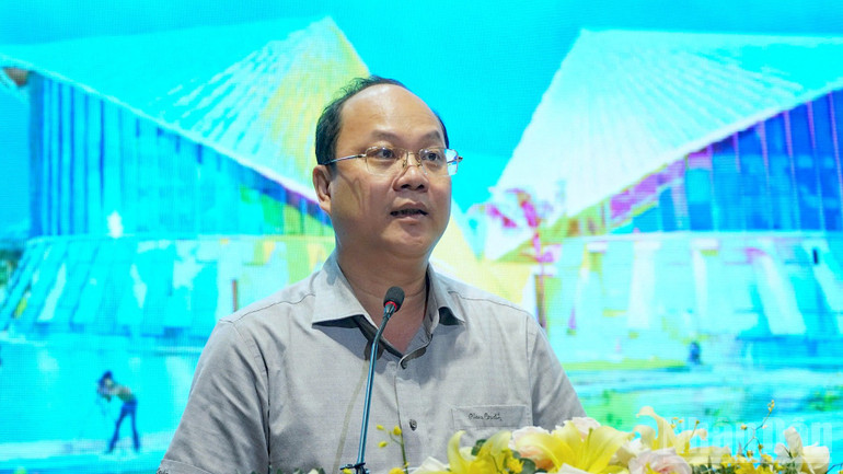 Bí thư Tỉnh ủy Cà Mau Nguyễn Hồ Hải chia sẻ tầm nhìn và định hướng phát triển "ngành công nghiệp không khói" tại Cà Mau. ndo_br_anh-8-4187.jpg