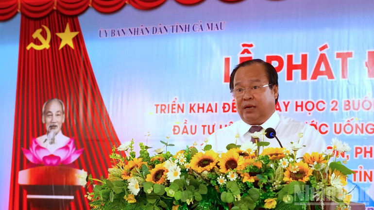 Phó Chủ tịch Ủy ban nhân dân tỉnh Cà Mau Nguyễn Minh Luân phát biểu tại lễ phát động. ndo_br_de-an-8-4457.jpg
