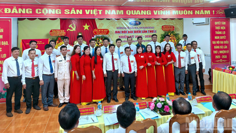 Ra mắt Ban Chấp hành Đảng bộ xã Tạ An Khương, nhiệm kỳ 2025-2030. ndo_br_dd-10-4697.jpg