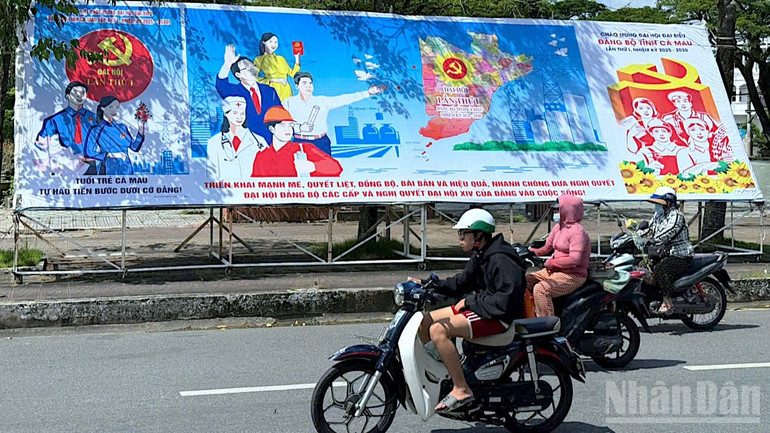 Hoạt động tuyên truyền về Đại hội Đảng bộ tỉnh Cà Mau đang được đẩy mạnh bằng nhiều hình thức khác nhau. ndo_br_hop-bao-6-2347.jpg