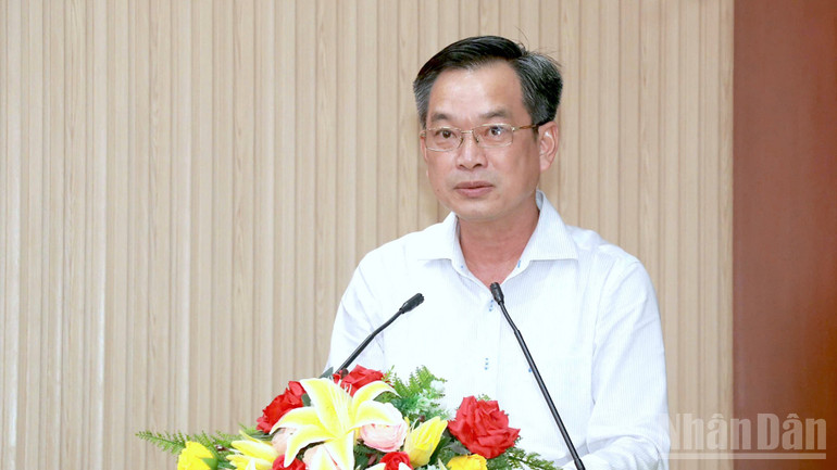 Phó Chủ tịch Ủy ban Mặt trận Tổ quốc Việt Nam tỉnh Cà Mau Nguyễn Văn Khởi phát động tại lễ quyên góp. ndo_br_ung-ho-5-5539.jpg