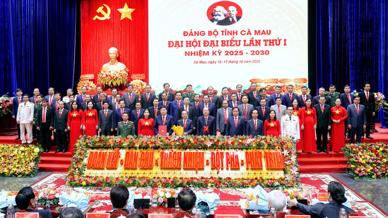 Ra mắt Ban Chấp hành Đảng bộ tỉnh Cà Mau nhiệm kỳ 2025-2030. ra-mat-ban-chap-hanh-khoa-moi-9926.jpg