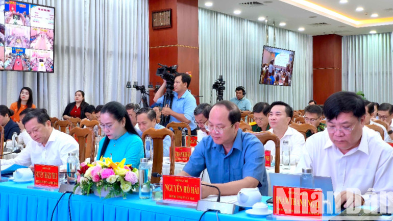 Lãnh đạo tỉnh Cà Mau tham dự hội nghị tổng kết Chương trình xóa nhà tạm, nhà dột nát. nha-tam-7-7365.jpg
