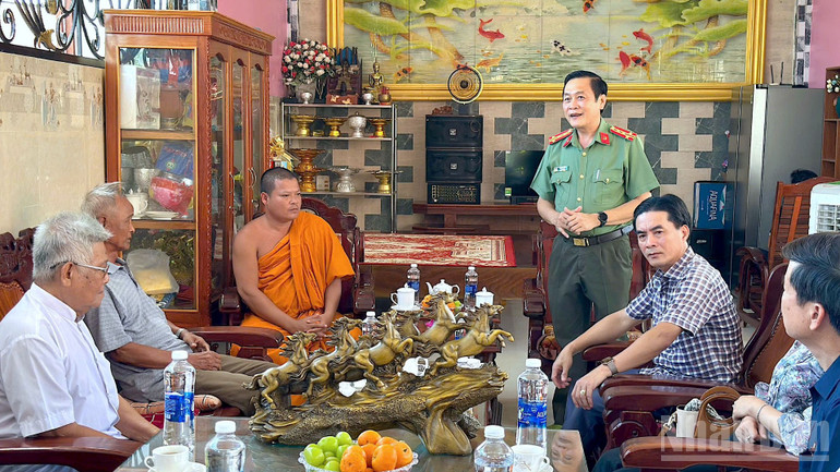 Công an Cà Mau tăng cường tuyên truyền, phát động phong trào toàn dân chung tay bảo vệ thành công Đại hội Đảng bộ tỉnh nhiệm kỳ 2025-2030. ndo_br_tong-duyet-8-6896.jpg
