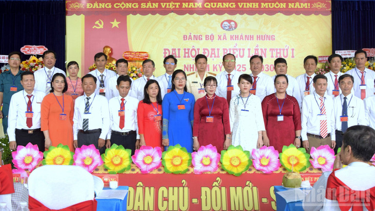 Ra mắt Ban Chấp hành Đảng bộ xã Khánh Hưng, nhiệm kỳ 2025-2030. ndo_br_khanh-hung-2-6173.jpg