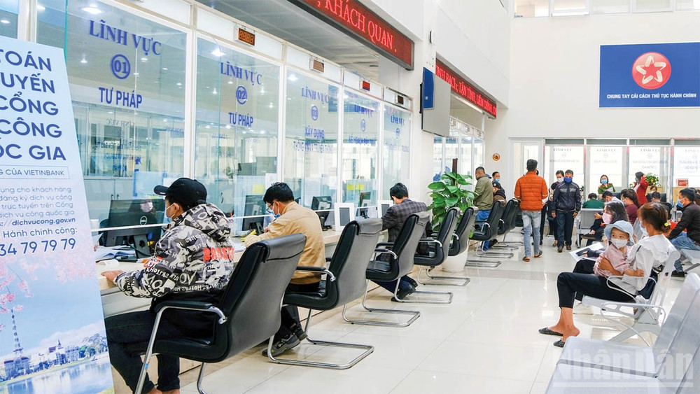 Hoạt động tiếp nhận, giải quyết thủ tục hành chính thuộc thẩm quyền cấp xã là một trong những nội dung thực hiện vận hành thử nghiệm trong ngày 23/6. ndo_br_1.jpg