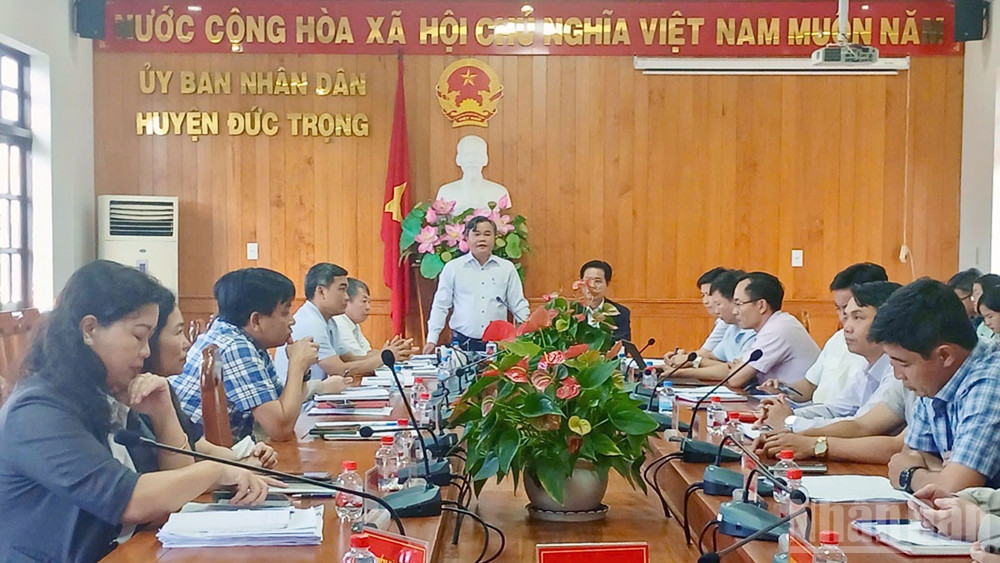 Lãnh đạo các địa phương báo cáo qua cầu truyền hình. ndo_br_dt.jpg