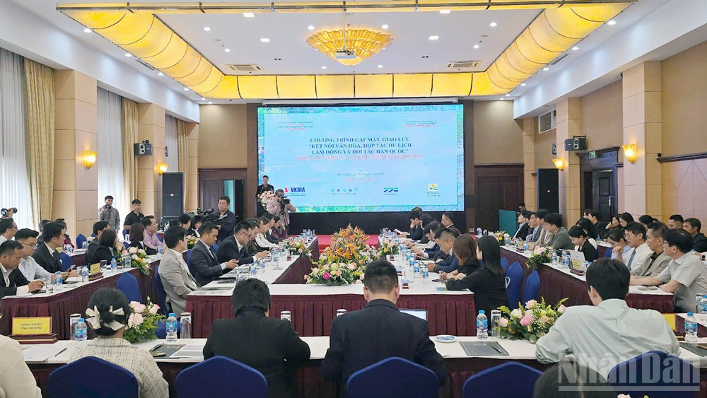 Chương trình thu hút nhiều đối tác Hàn Quốc và doanh nghiệp du lịch tại Lâm Đồng tham gia. ndo_br_2.jpg