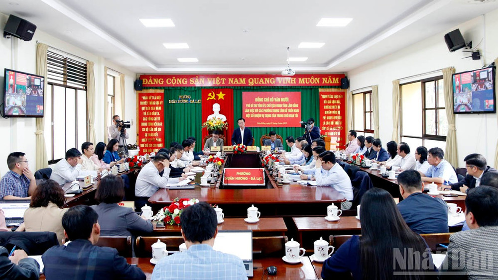 Quang cảnh buổi làm việc. ndo_br_11.jpg