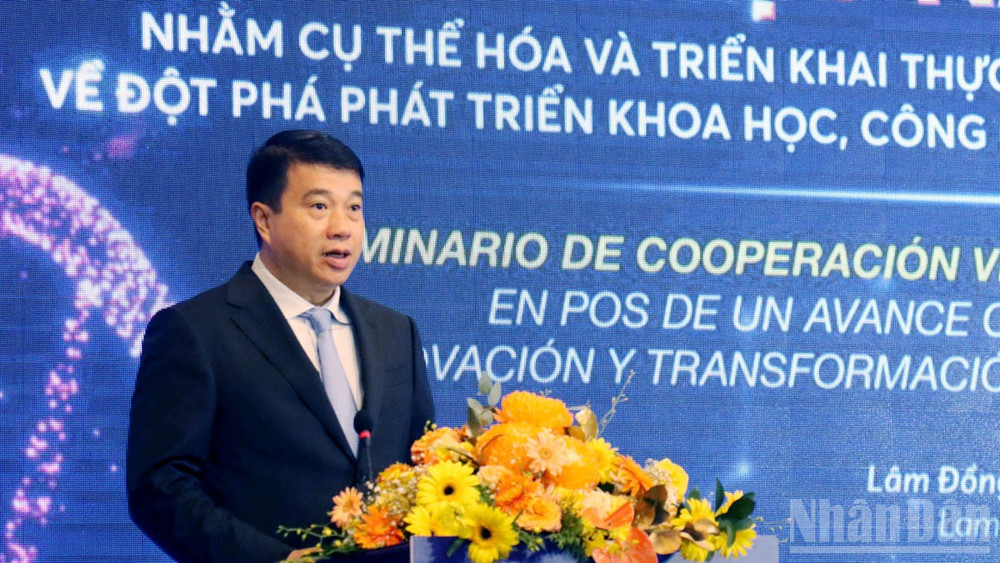 Đồng chí Y Thanh Hà Niê Kđăm, Ủy viên Trung ương Đảng, Bí thư Tỉnh ủy Lâm Đồng phát biểu khai mạc hội thảo. ndo_br_14.jpg