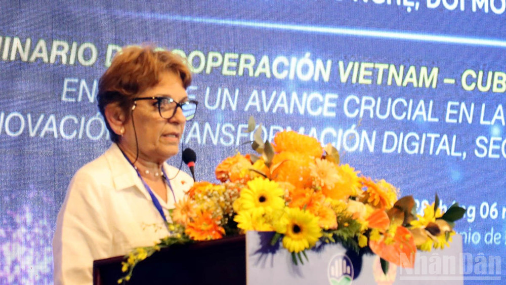 Bà Maylem Rivero Silva, tham tán công sứ, phụ trách Văn phòng Kinh tế và Thương mại Đại sứ quán Cuba tại Việt Nam phát biểu tại hội thảo. ndo_br_10.jpg