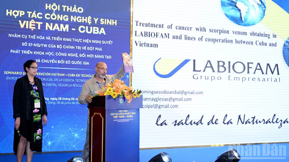 Đại biểu đến từ Cuba tham luận tại hội thảo. ndo_br_29.jpg