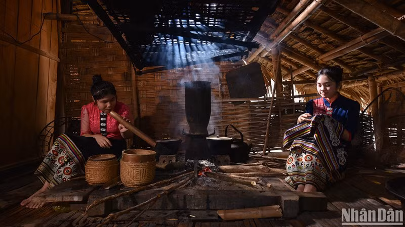 Hạnh phúc từ những khoảnh khắc bình dị trong đời sống hằng ngày. (Ảnh: VŨ LINH)