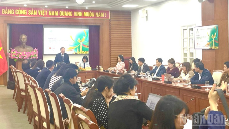 Toàn cảnh họp báo về Liên hoan Phim Việt Nam lần thứ XXIV. 