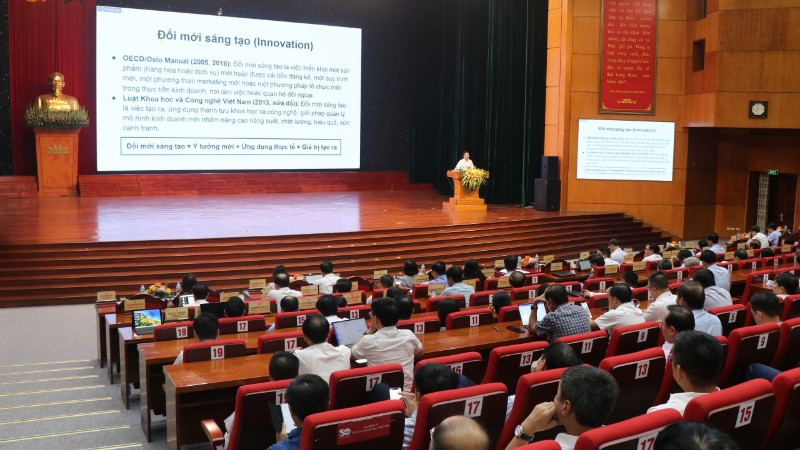 Quang cảnh tại điểm cầu trực tiếp của tỉnh.