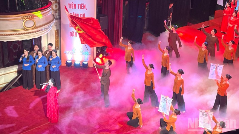 Đề xuất chọn ngày 24/11 hằng năm là “Ngày Văn hóa Việt Nam”. 