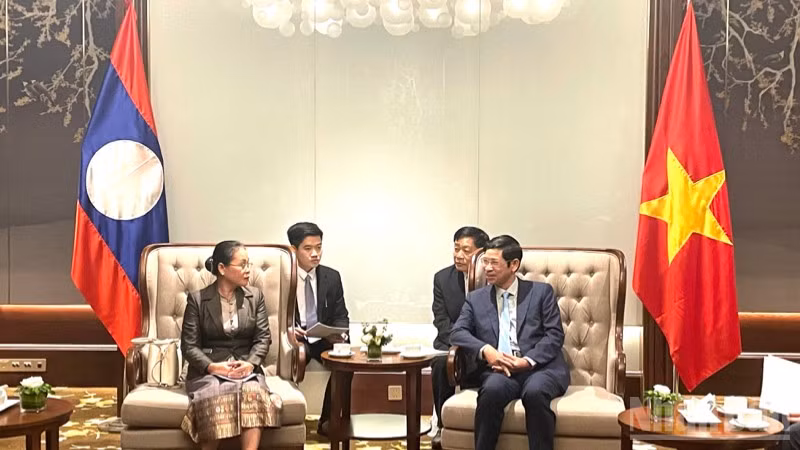 Thứ trưởng Văn hóa, Thể thao và Du lịch Hồ An Phong tiếp Thứ trưởng Bộ Văn hóa và Du lịch Lào Darany Phommavongsa.