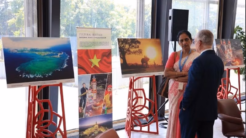 Triển lãm ảnh "Việt Nam - Bản sắc, nhân văn và hội nhập" tại Trụ sở Liên hợp quốc ở Geneva (Thụy Sĩ). 