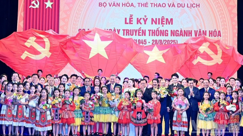 Lễ kỷ niệm 80 năm Ngày truyền thống ngành Văn hóa (28/8/1945-28/8/2025). Ảnh: ĐĂNG KHOA