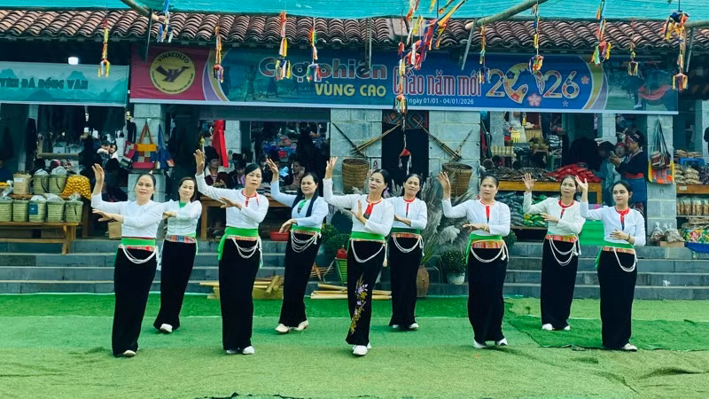 Rộn ràng các hoạt động văn hóa nghệ thuật dịp năm mới tại Làng Văn hóa-Du lịch các dân tộc Việt Nam. 