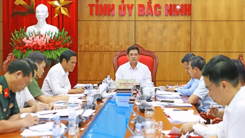Bí thư Tỉnh ủy Bắc Ninh Nguyễn Hồng Thái chủ trì hội nghị của Ban Chỉ huy Phòng thủ dân sự tỉnh.