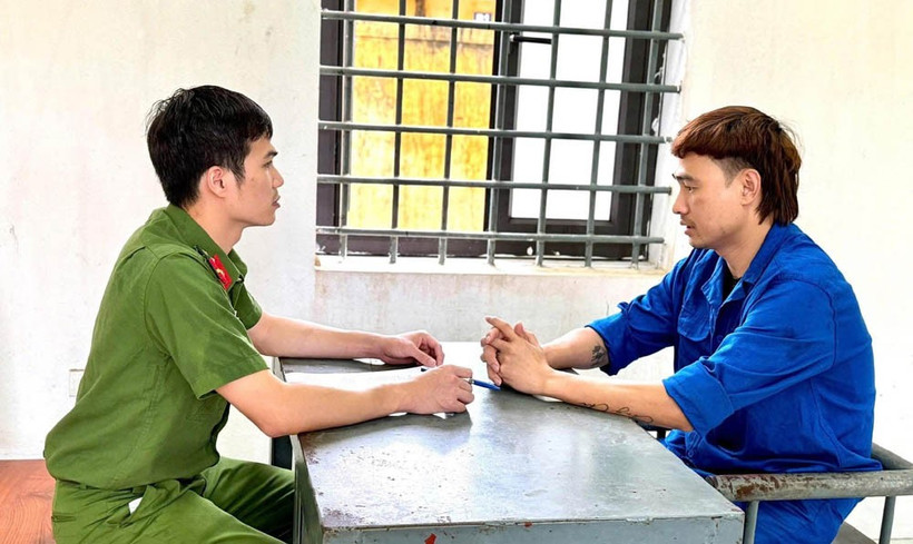 Đối tượng cầm đầu Đỗ Đông Hưng tại cơ quan điều tra.