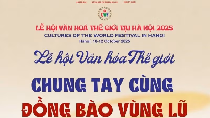 Đấu giá thiện nguyện và quyên góp ủng hộ đồng bào chịu ảnh hưởng của bão lũ. 