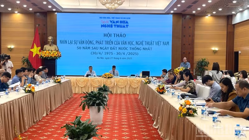 Hội thảo nhìn lại sự vận động, phát triển của văn học, nghệ thuật Việt Nam 50 năm sau ngày đất nước thống nhất. 