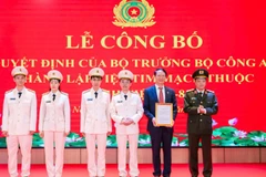 Trung tướng Đặng Hồng Đức, Thứ trưởng Công an trao quyết định thành lập Viện Tim mạch thuộc Bệnh viện 19-8.