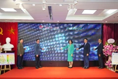 Nghi thức bấm nút khai trương Cổng thông tin Dinh dưỡng.