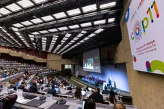 Các đại biểu tham dự phiên khai mạc.