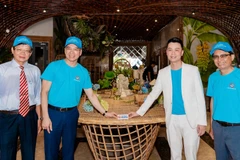 Quỹ phòng, chống tác hại của thuốc lá phối hợp các địa phương gắn biển "cấm hút thuốc lá" tại các nhà hàng, khách sạn vừa góp phần xây dựng môi trường không khói thuốc vừa vừa thúc đẩy du lịch.