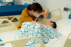 Bệnh nhi đang được theo dõi, chăm sóc tại Bệnh viện Nhi Hà Nội.